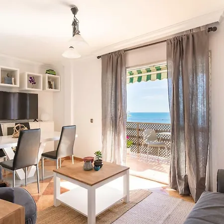 Apartamento En Primera Linea De Playa En Benalmadena